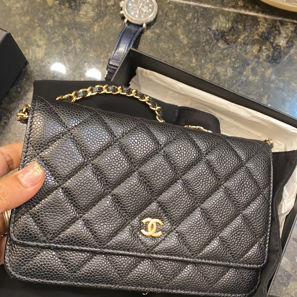 Chanel wallet on chain